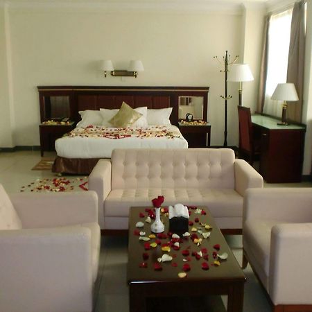 Florida International Hotel Gonder ภายนอก รูปภาพ