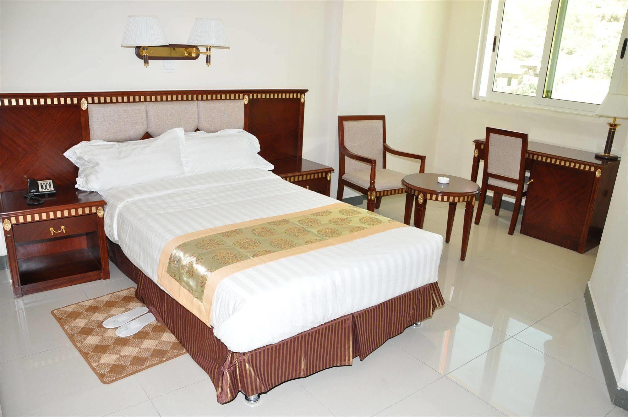 Florida International Hotel Gonder ภายนอก รูปภาพ